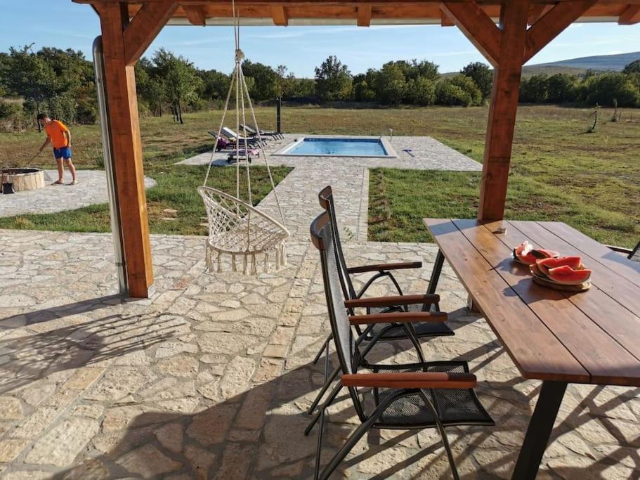 Holiday House Aurora Borealis Ervenik Exterior foto